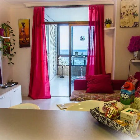 En Primera Linea De Mar